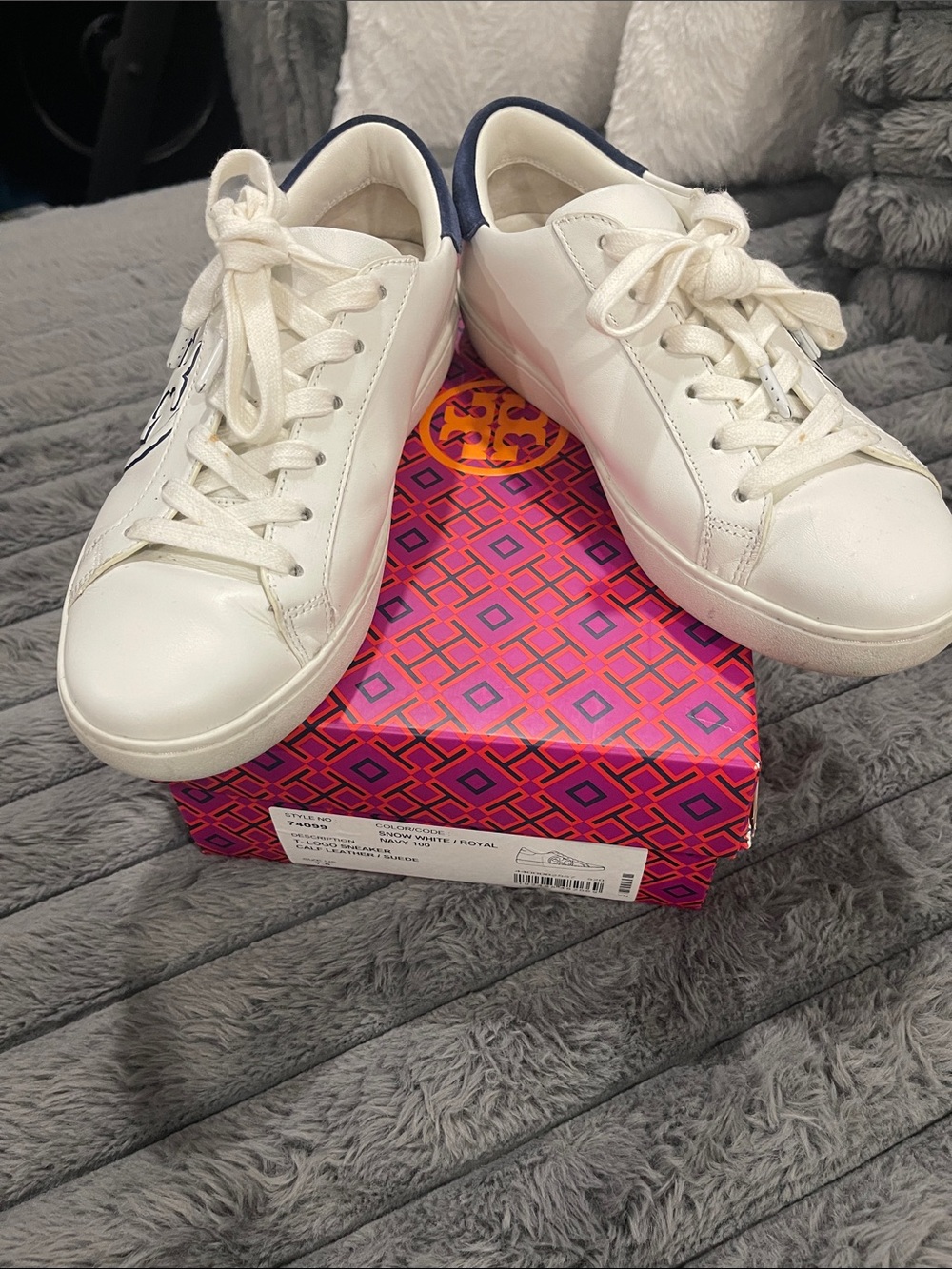 Tory Burch White Leather Low-Top Sneakers with Navy Heel Tab - Picture 3 of 5